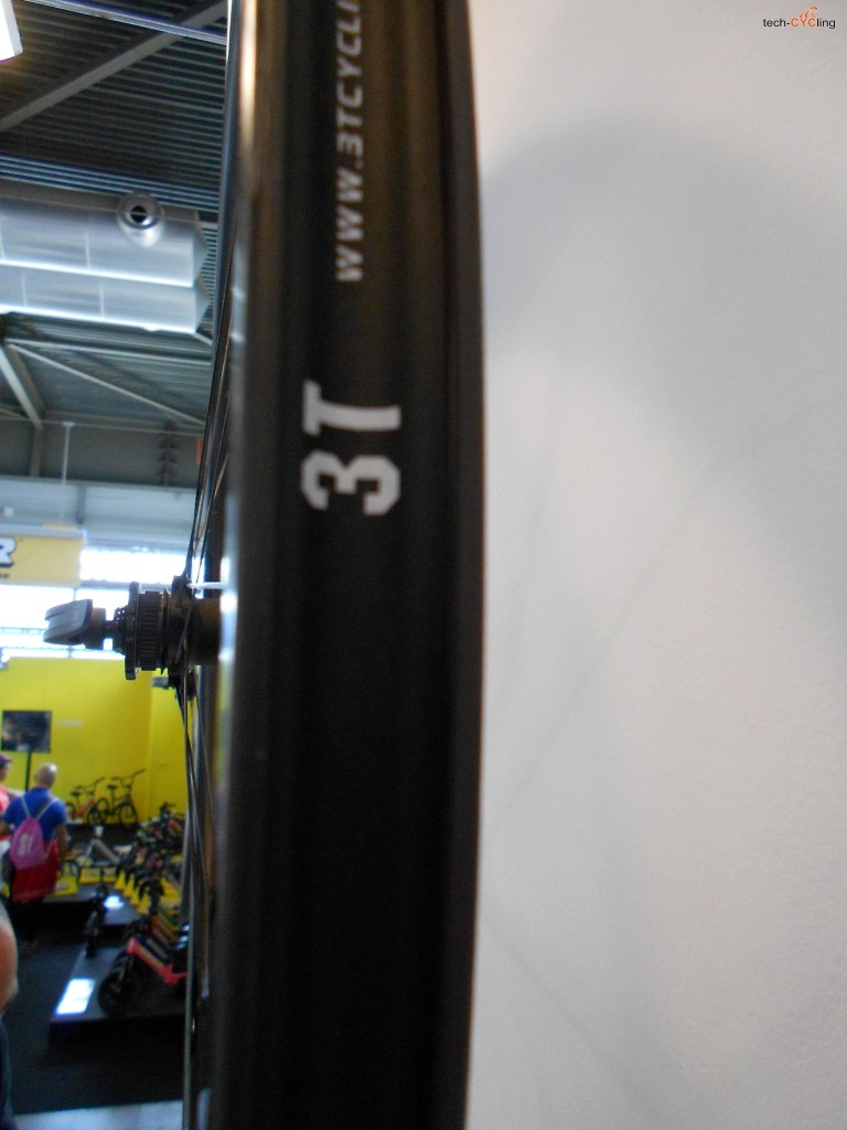 click to enlarge CosmoBikeShow_2015_ruote_3T_foto5