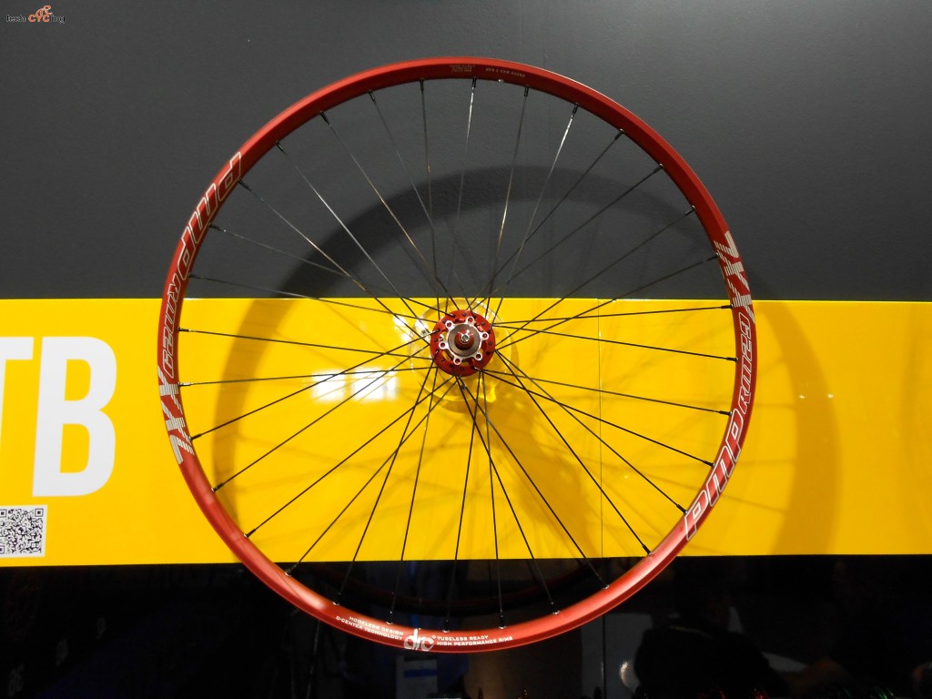 click to enlarge CosmoBikeShow_2015_ruote_PMP_foto1