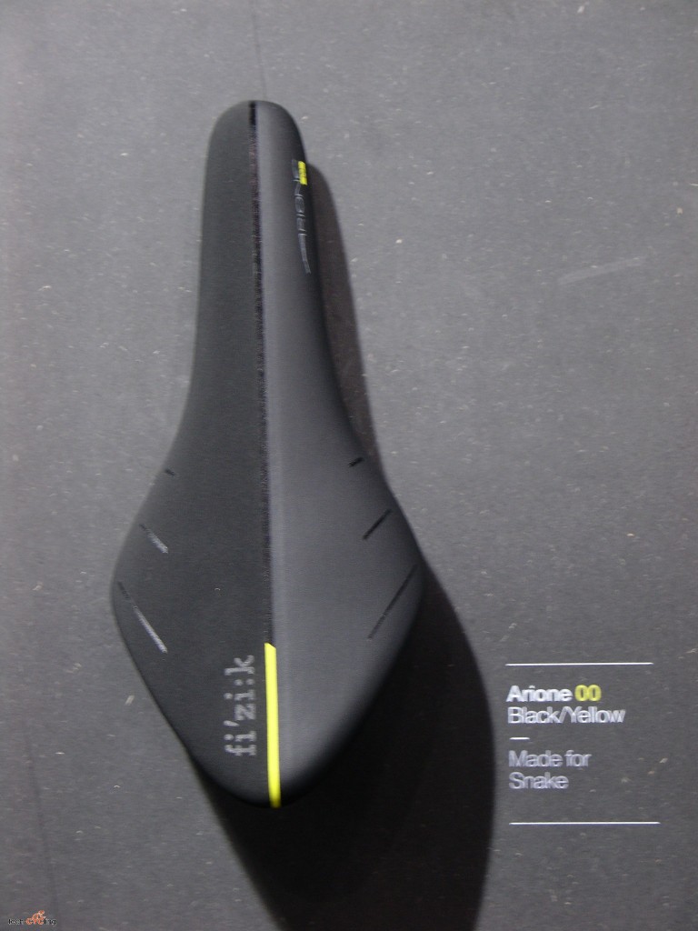 click to enlarge CosmoBikeShow_2015_selle_Fizik_foto1
