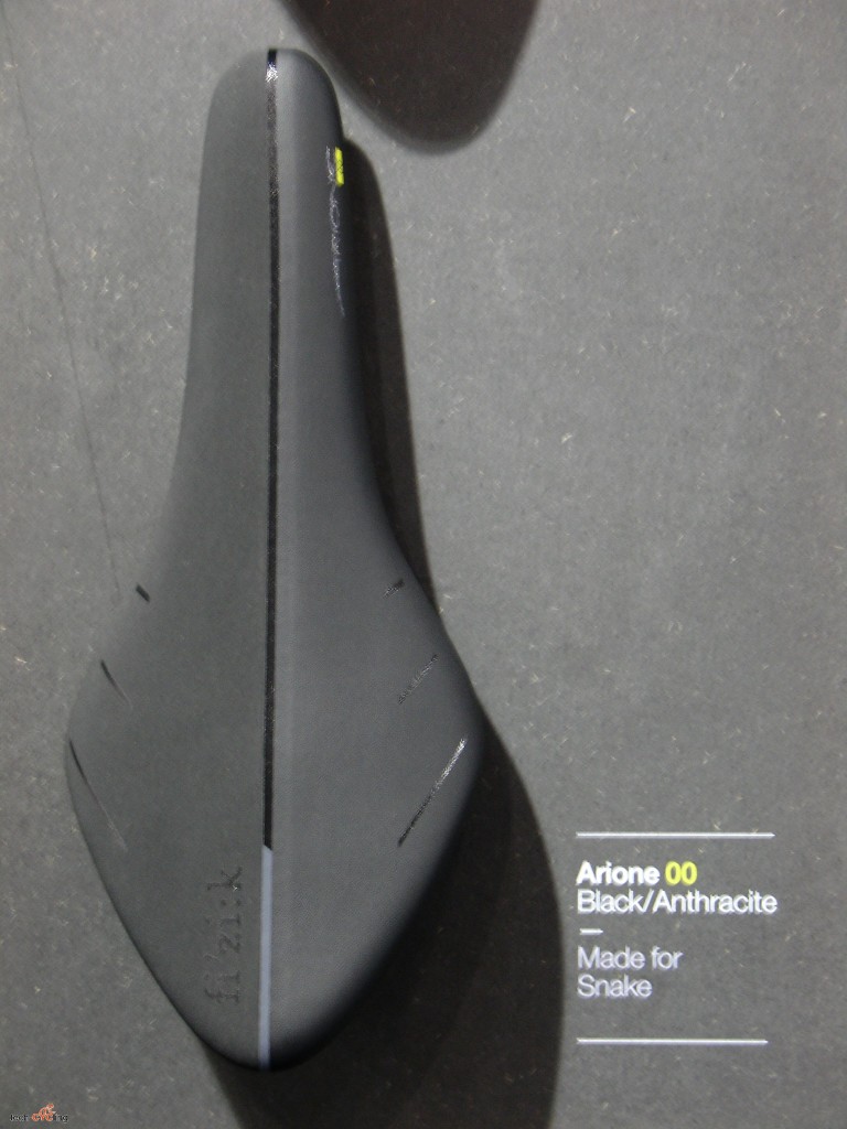 click to enlarge CosmoBikeShow_2015_selle_Fizik_foto2