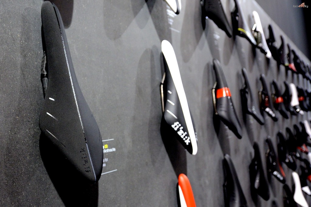 click to enlarge CosmoBikeShow_2015_selle_Fizik_foto9