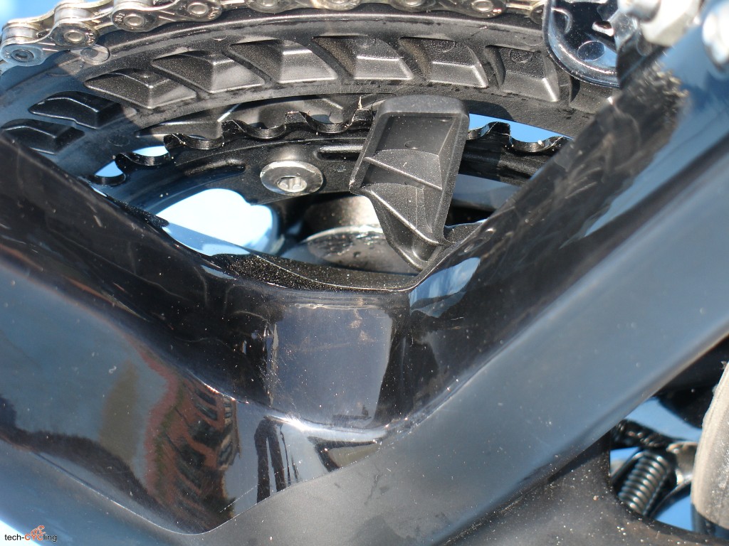 b'Twin_Ultra_900_chain_catcher