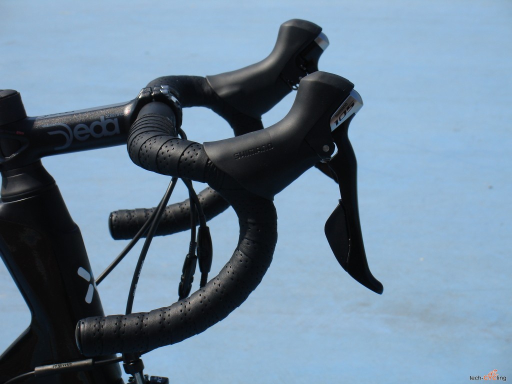 b'Twin_Ultra_900_handlebar_levers