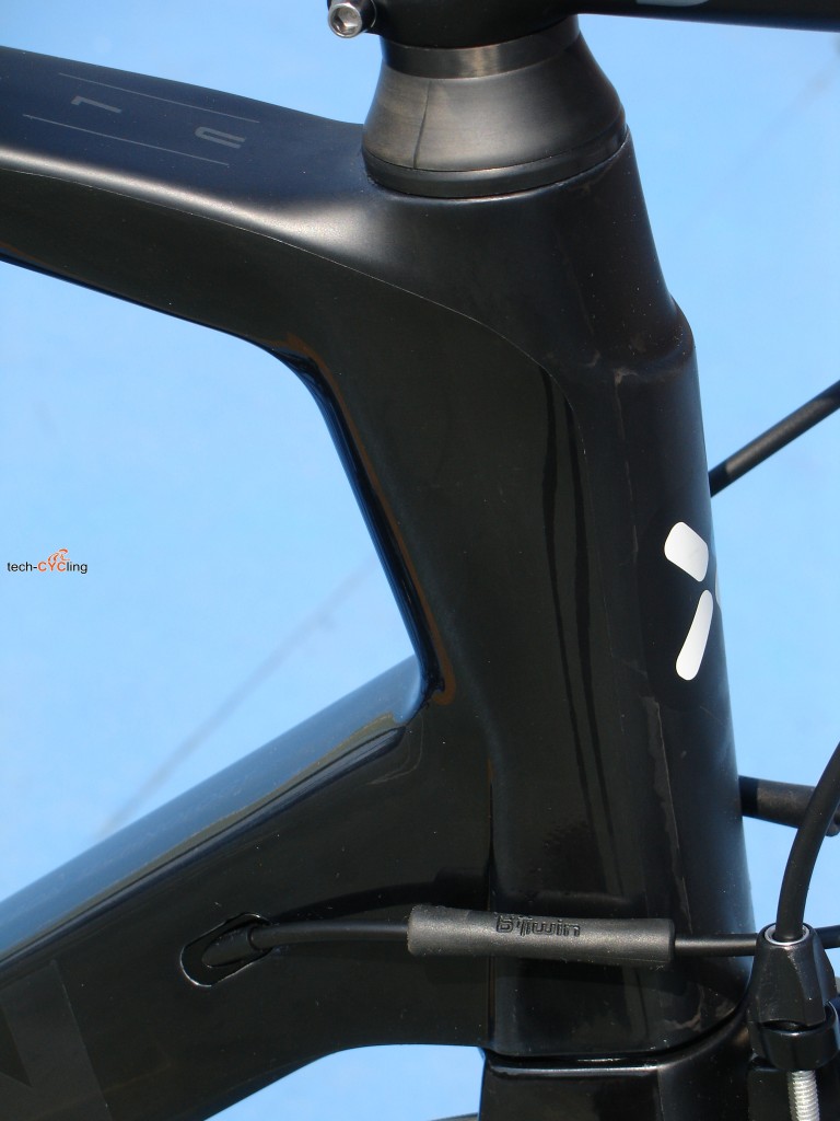 b'Twin_Ultra_900_head_tube_foto3