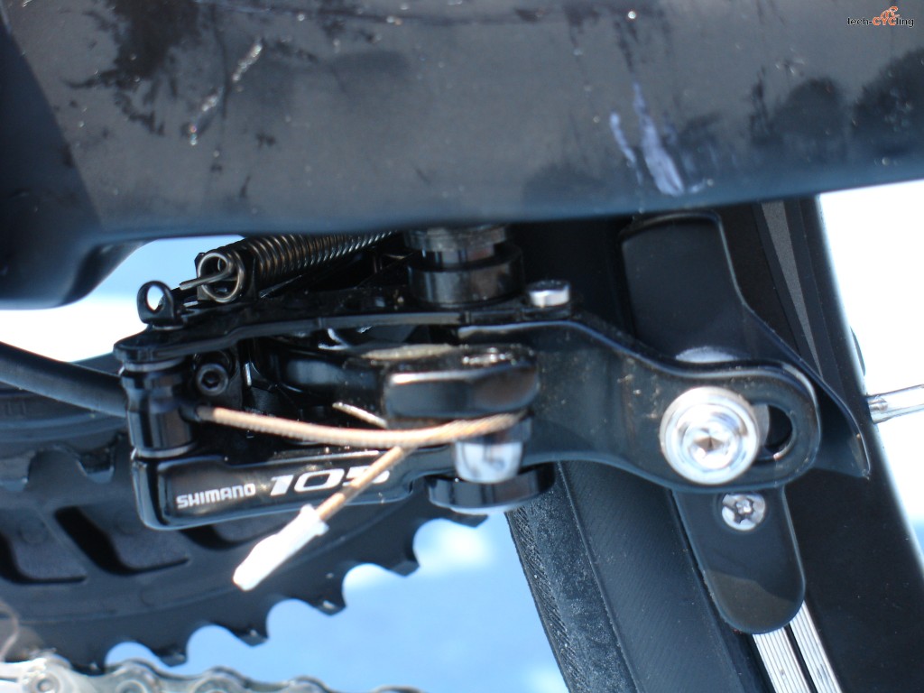 b'Twin_Ultra_900_rear_brake_foto2