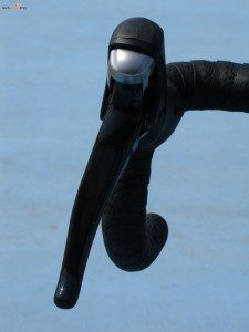 b'Twin_Ultra_900_right_lever