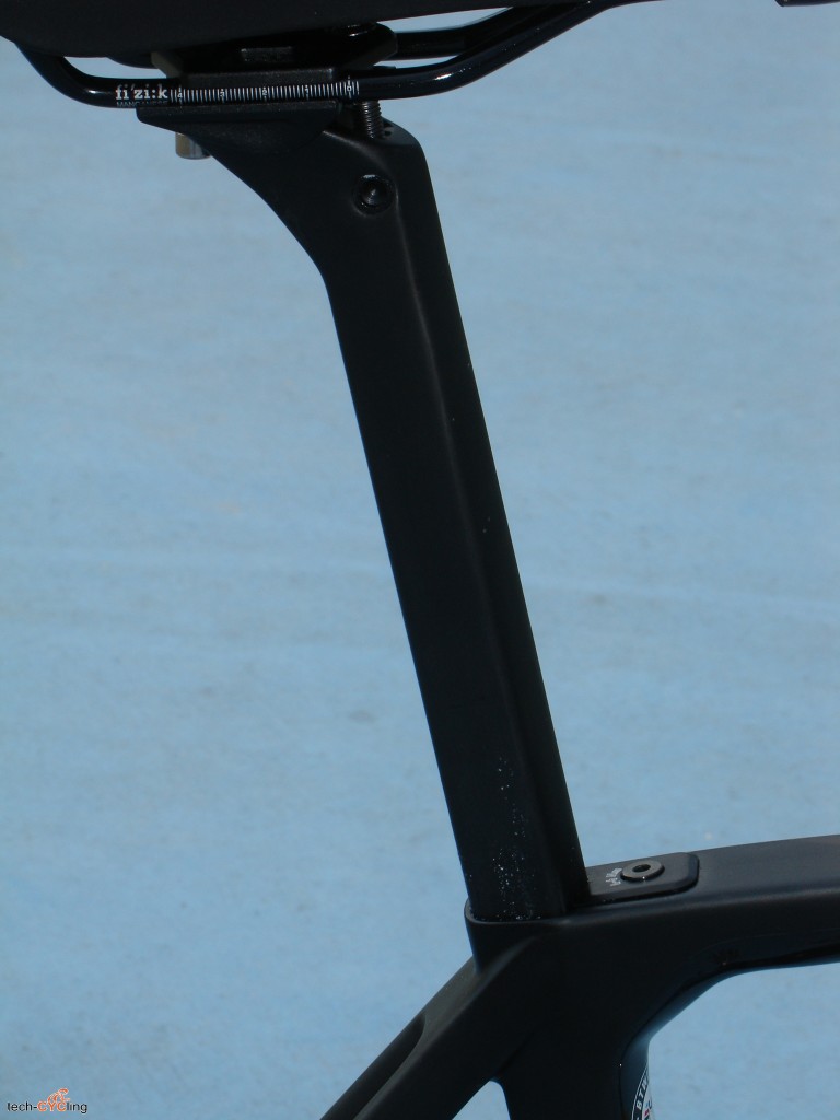 b'Twin_Ultra_900_seat_tube