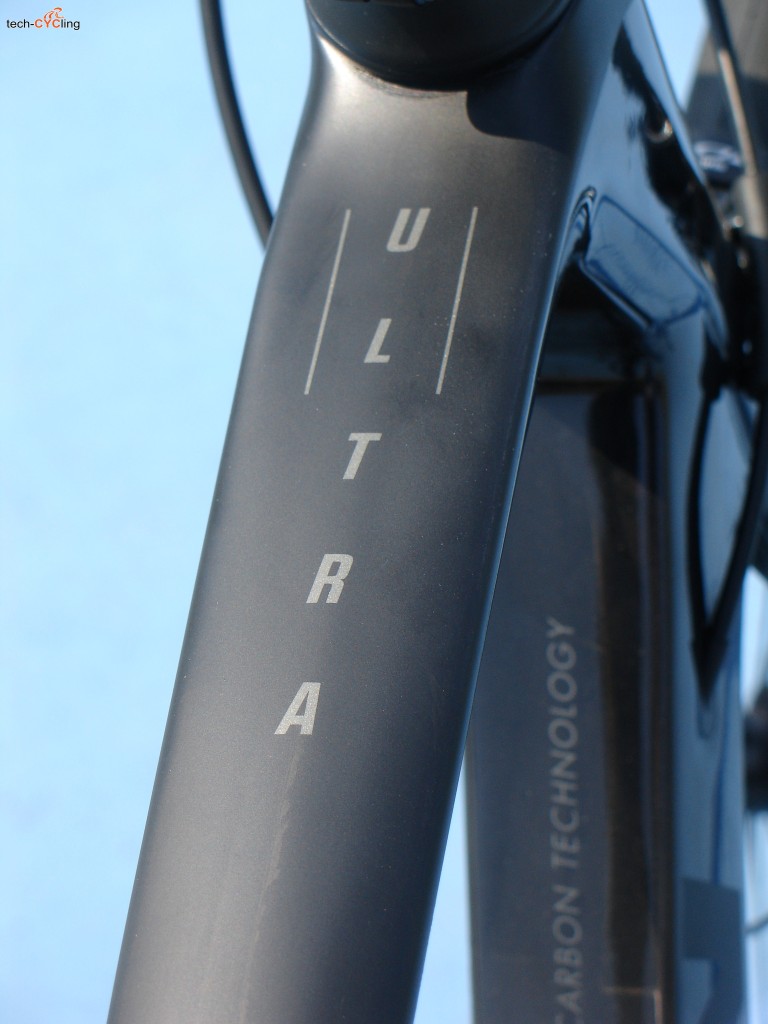 b'Twin_Ultra_900_top_tube