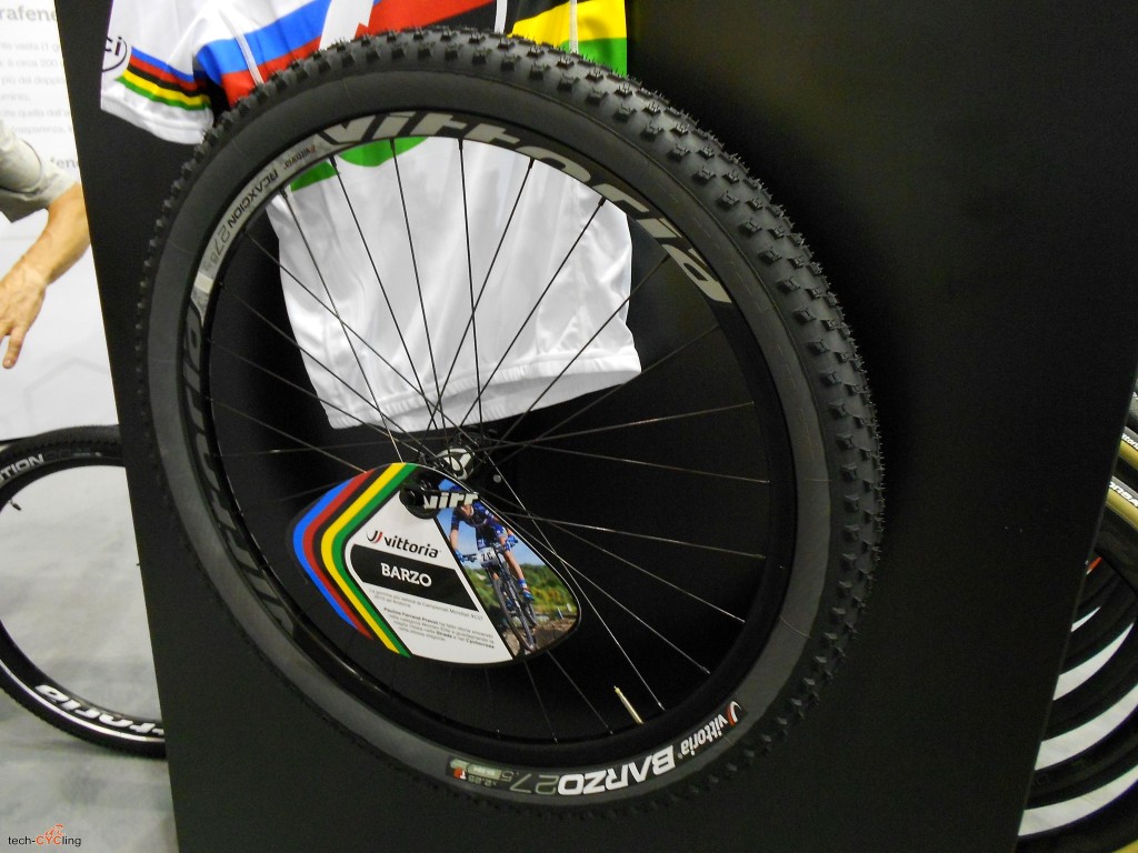 click to enlarge CosmoBikeShow_2015_pneumatici_Vittoria_Barzo_foto1