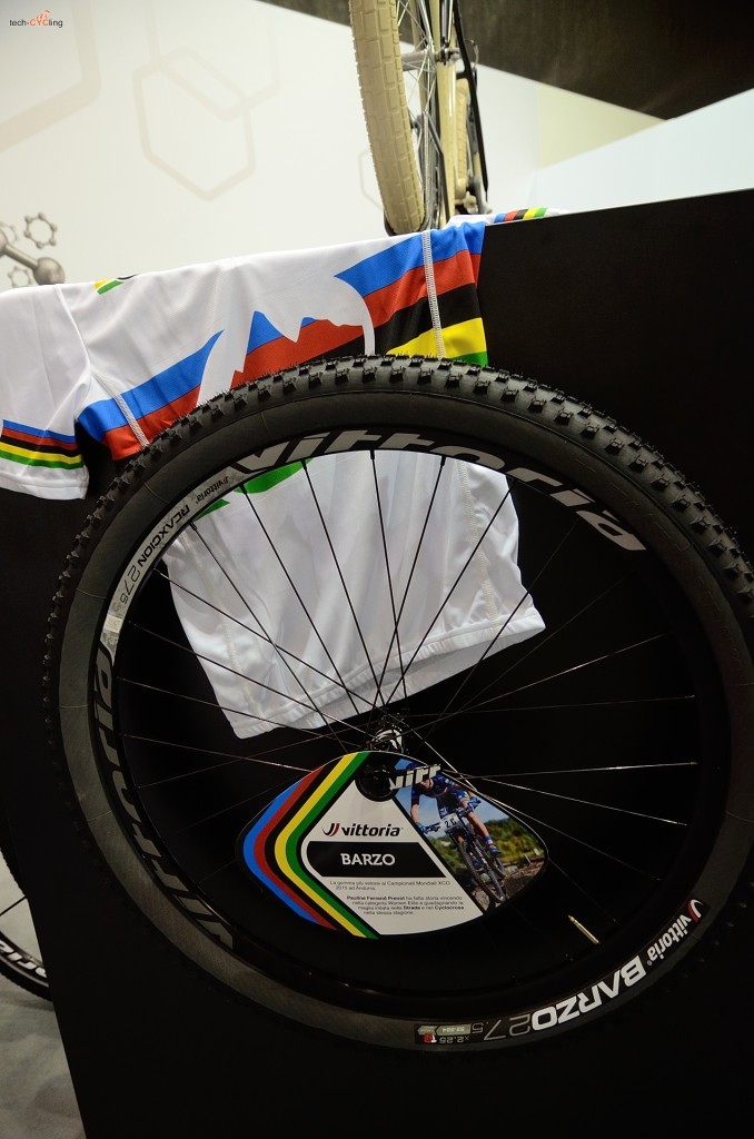 click to enlarge CosmoBikeShow_2015_pneumatici_Vittoria_Barzo_foto4