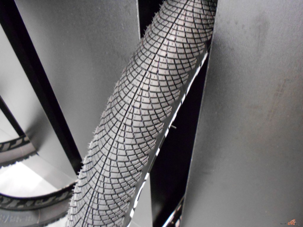 click to enlarge CosmoBikeShow_2015_pneumatici_Vittoria_Revolution