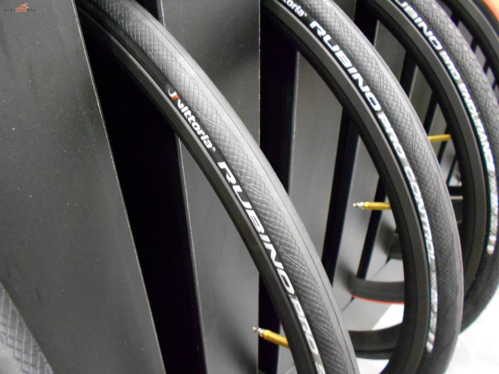 click to enlarge CosmoBikeShow_2015_pneumatici_Vittoria_Rubino_foto3