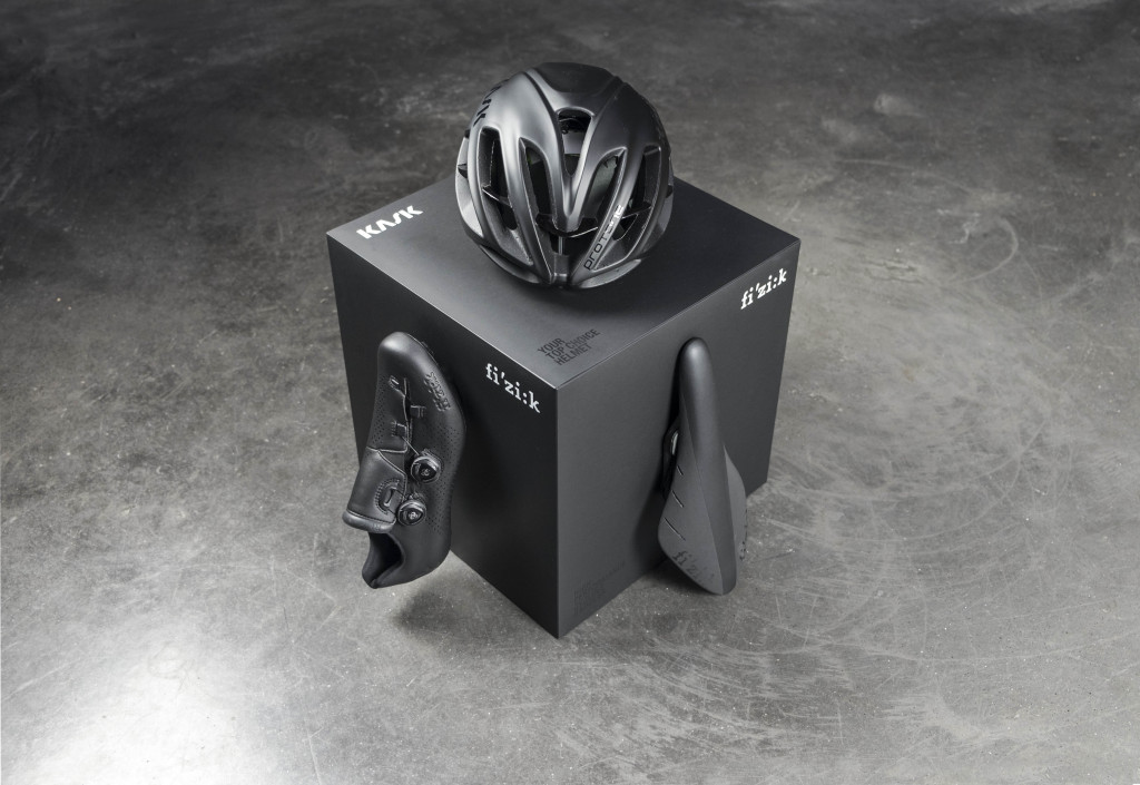 click to enlarge Fizik_Kask_store_display