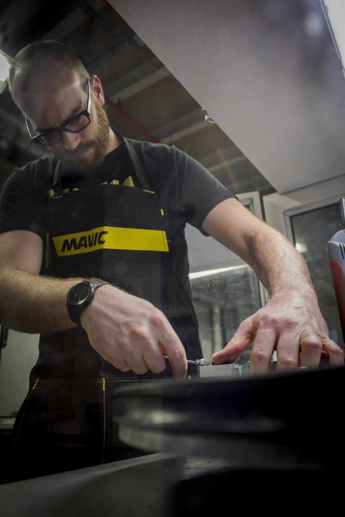 click to enlarge Mavic_finishing_foto1