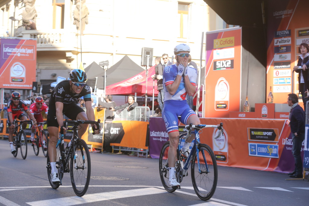 click to enlarge Milano_Sanremo_2016_finish_foto2