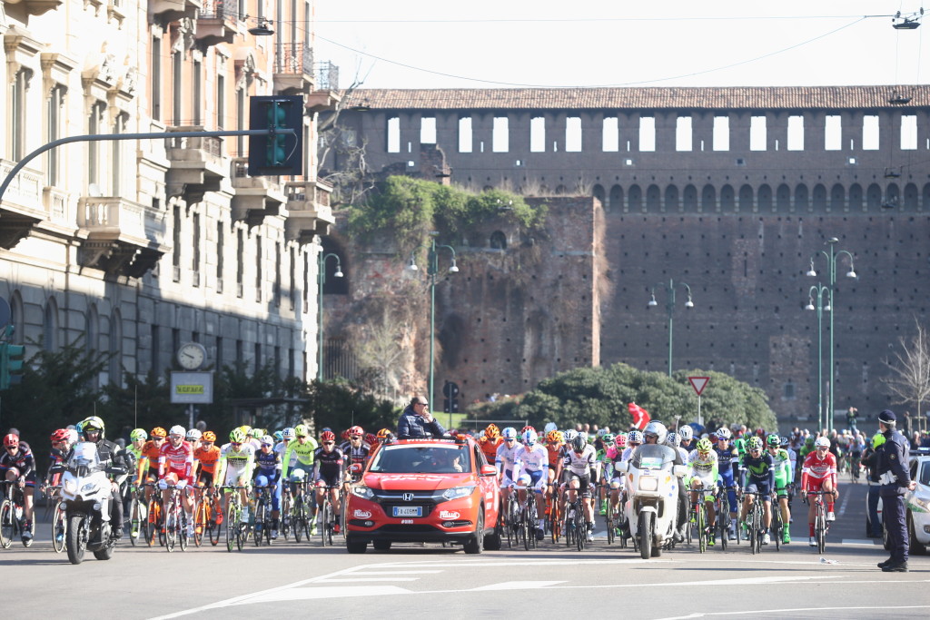 click to enlarge Milano_Sanremo_2016_start_foto2