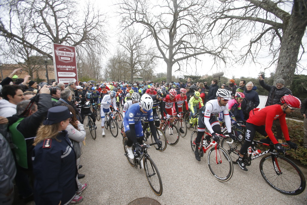 Strade_Bianche_2016_men_start