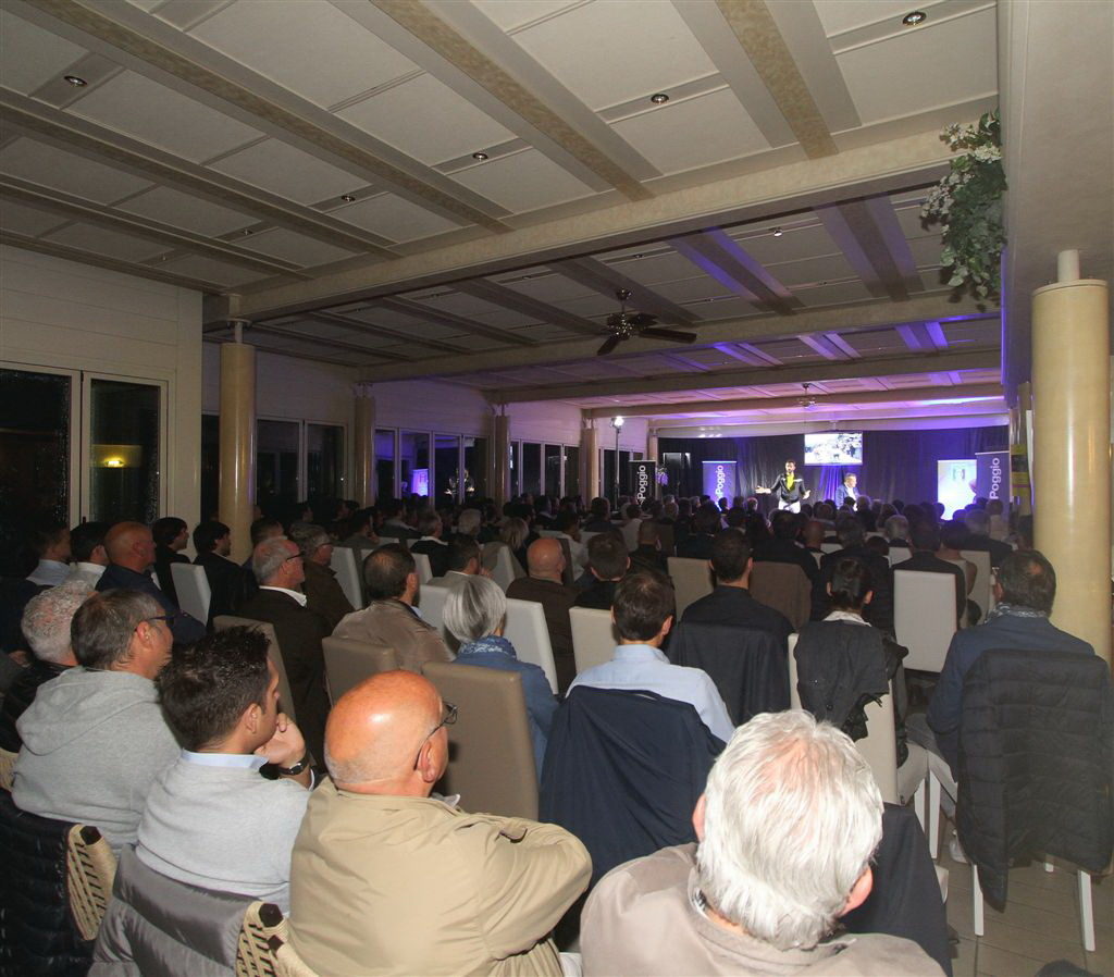 click to enlarge Ca'_del_Poggio_sala_teatrale