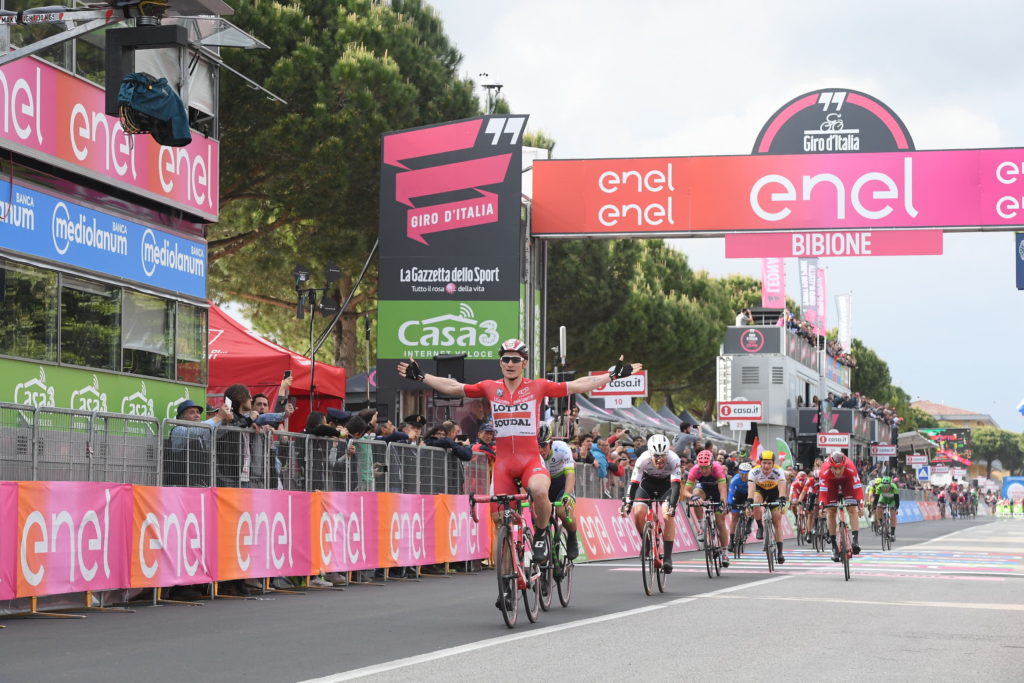 click to enlarge Giro_Italia_2016_tappa12_finish