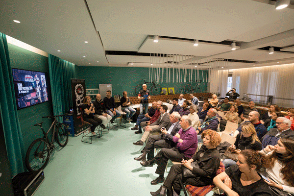 click to enlarge Sellaronda_Hero_presentazione_Milano