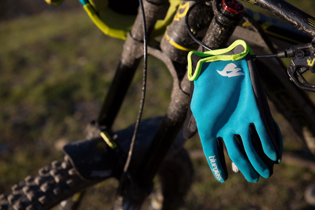 click to enlarge Bluegrass_Magnete_lite_gloves_foto3