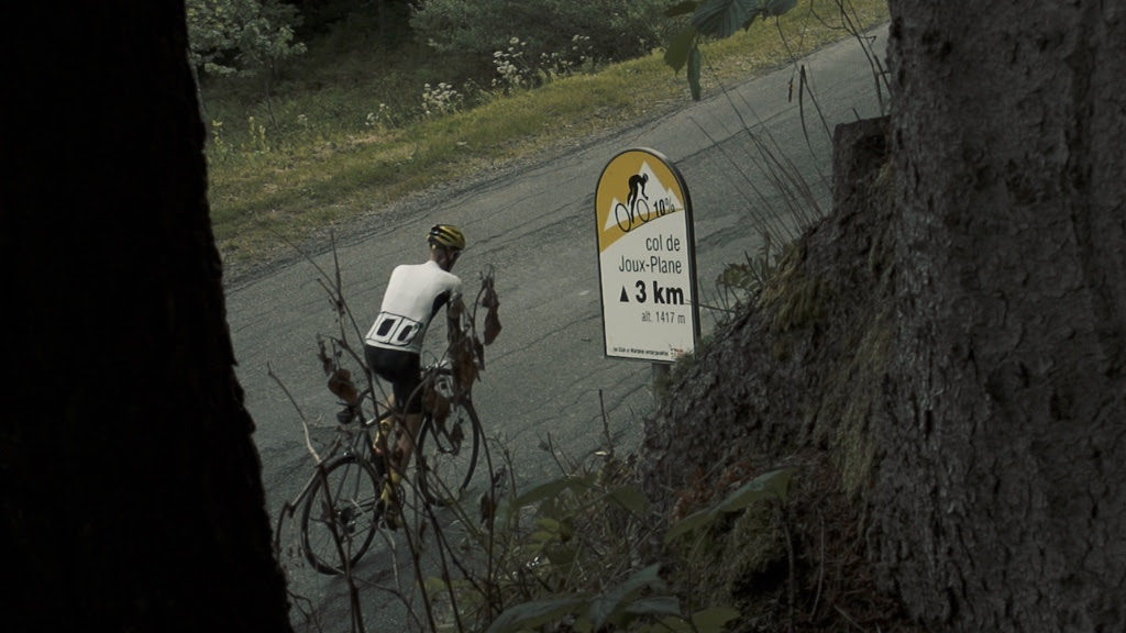 click to enlarge The_Col_Collective_Col_de_Joux_Plane_foto4