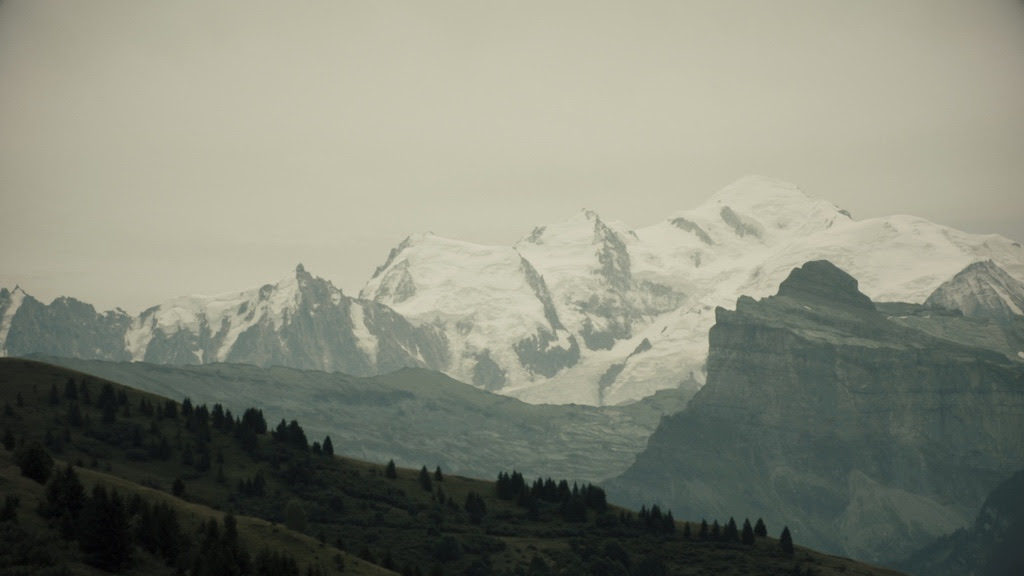 click to enlarge The_Col_Collective_Col_de_Joux_Plane_foto5