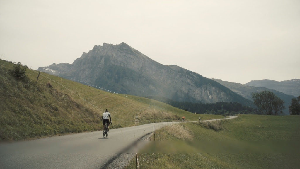 click to enlarge The_Col_Collective_Col_de_Joux_Plane_foto6