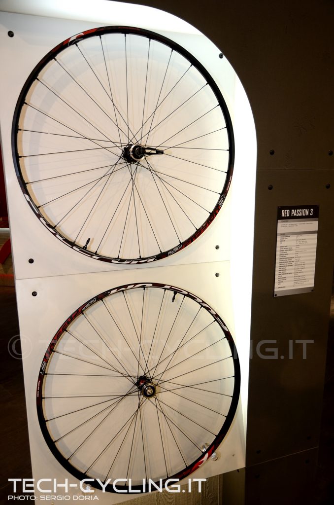 click to enlarge cosmobikeshow_2016_ruote_fulcrum_foto16