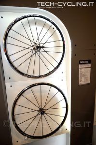 click to enlarge cosmobikeshow_2016_ruote_fulcrum_foto2