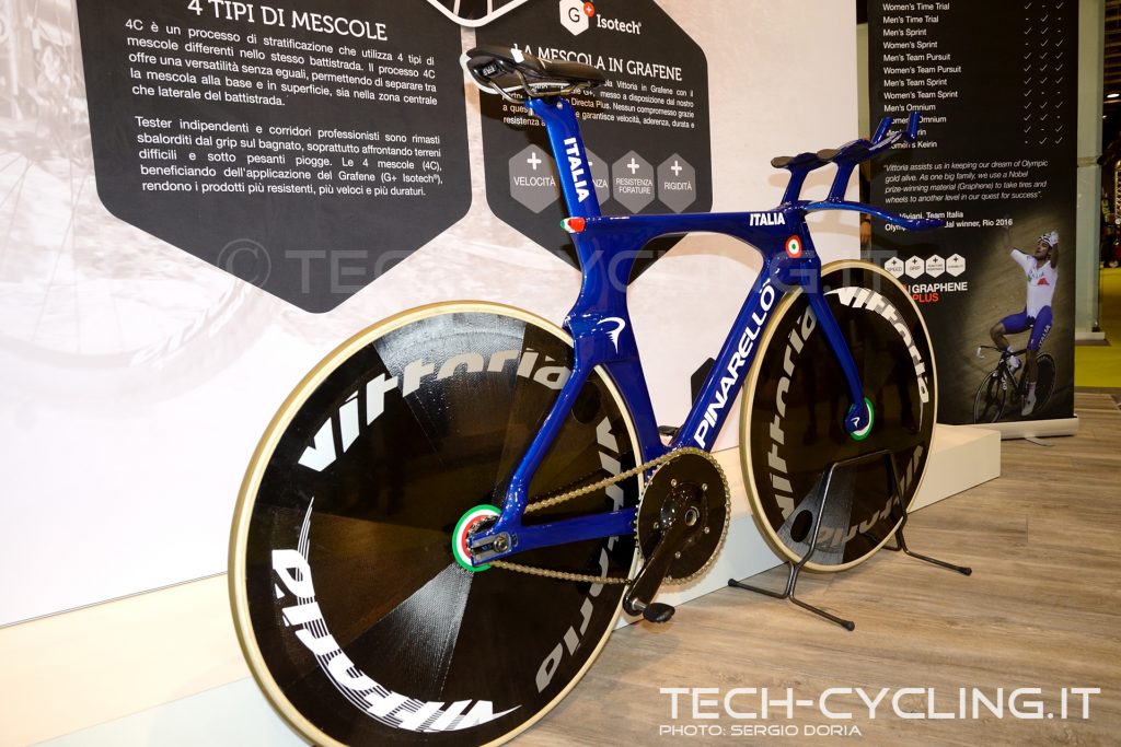 click to enlarge cosmobikeshow_2016_special_pinarello_elia_viviani_foto1