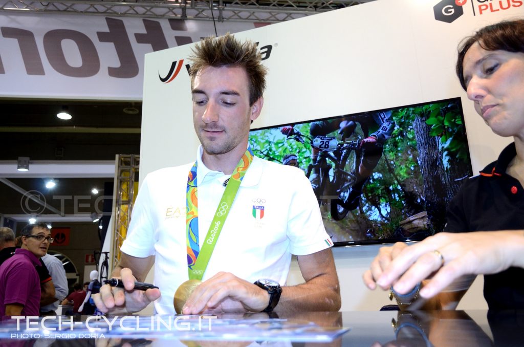 click to enlarge elia_viviani_foto5