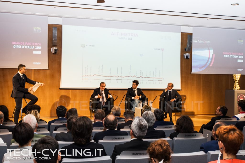 click to enlarge giro_italia_2017_presentazione_foto2