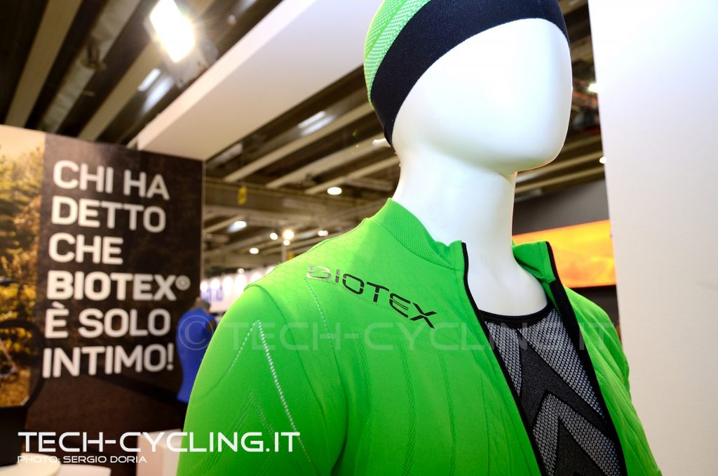 click to enlarge cosmobikeshow_2016_abbigliamento_biotex_foto6