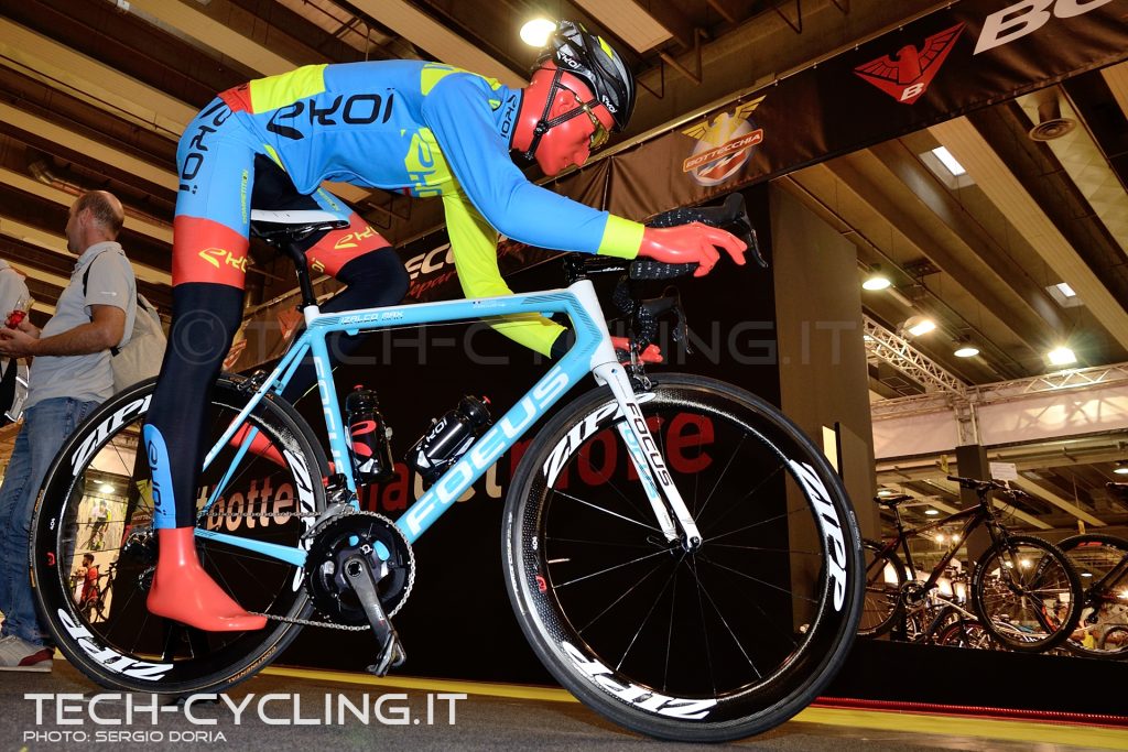 click to enlarge cosmobikeshow_2016_abbigliamento_ekoi