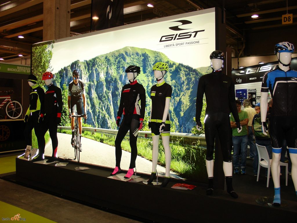 click to enlarge cosmobikeshow_2016_abbigliamento_gist_foto1