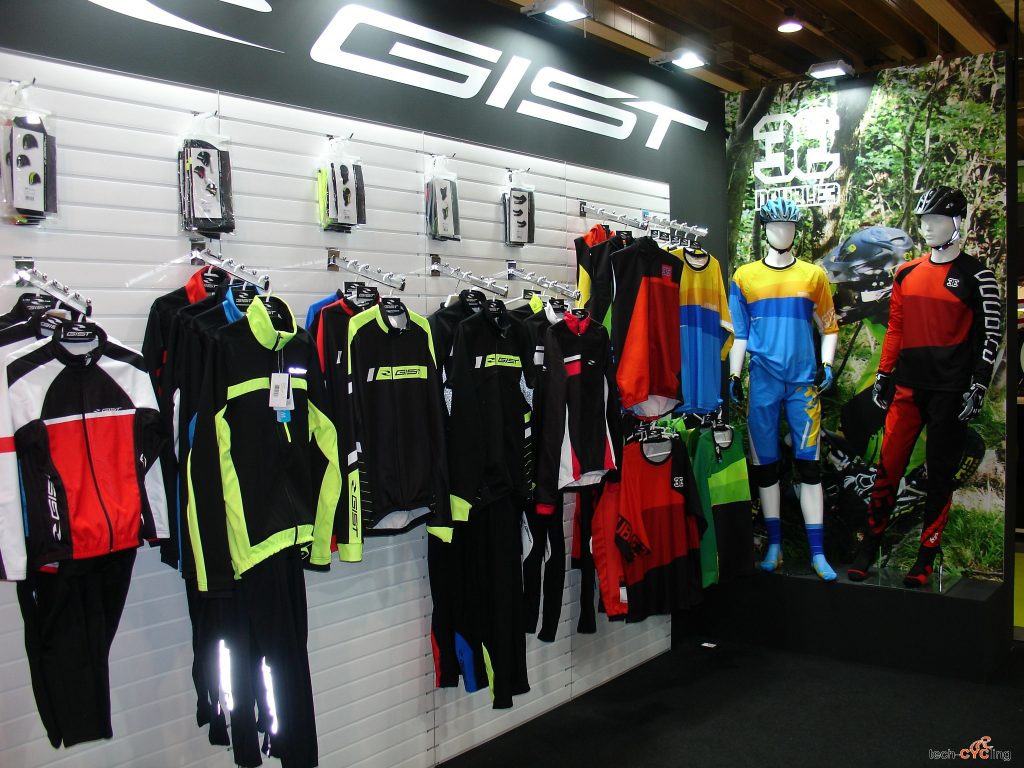 click to enlarge cosmobikeshow_2016_abbigliamento_gist_foto2