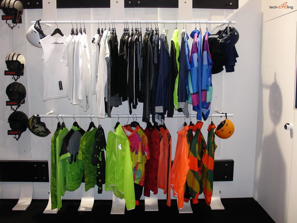 click to enlarge cosmobikeshow_2016_abbigliamento_nexttoskin_foto2