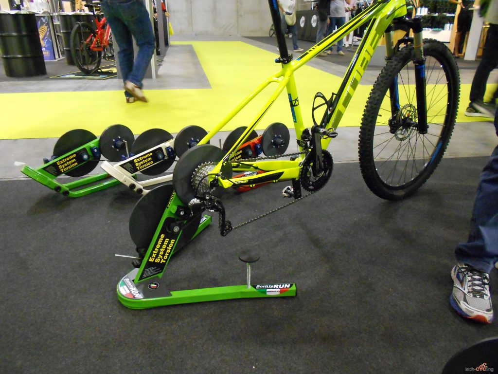click to enlarge cosmobikeshow_2016_accessori_born_to_run_foto1