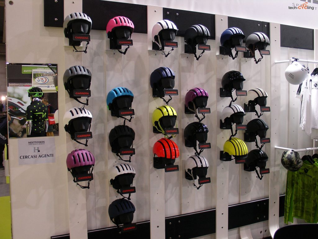 click to enlarge cosmobikeshow_2016_caschi_carrera_foto1
