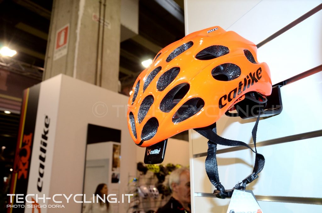 click to enlarge cosmobikeshow_2016_caschi_catlike_foto3