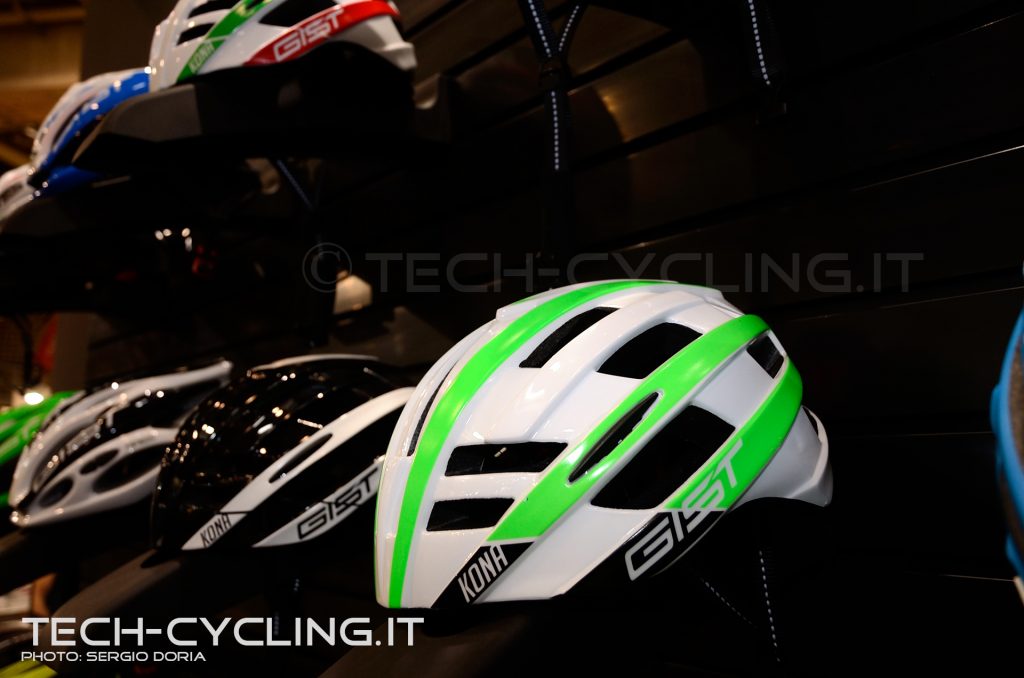 click to enlarge cosmobikeshow_2016_caschi_gist_foto3