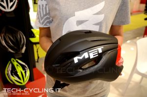 click to enlarge cosmobikeshow_2016_caschi_met_foto11