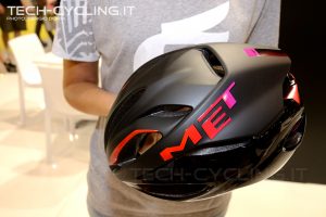 click to enlarge cosmobikeshow_2016_caschi_met_foto14