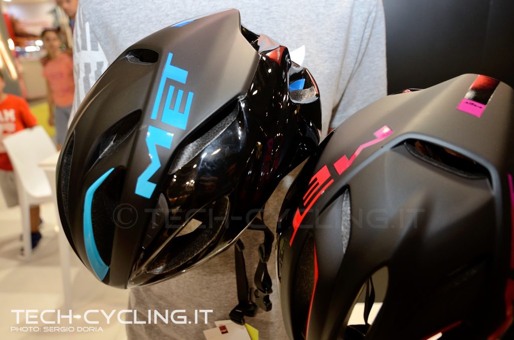 click to enlarge cosmobikeshow_2016_caschi_met_foto15