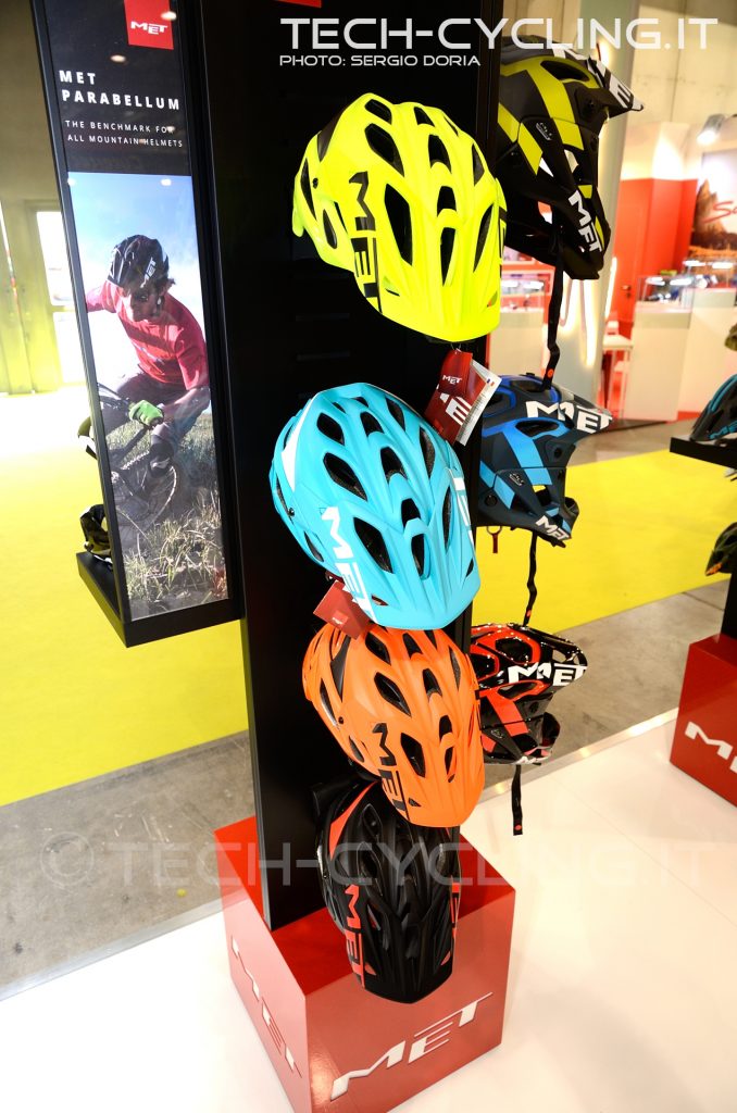 cosmobikeshow_2016_caschi_met_foto8