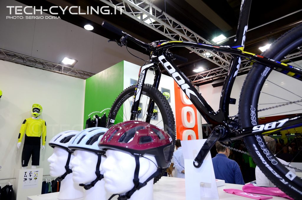 click to enlarge cosmobikeshow_2016_caschi_poc_foto7