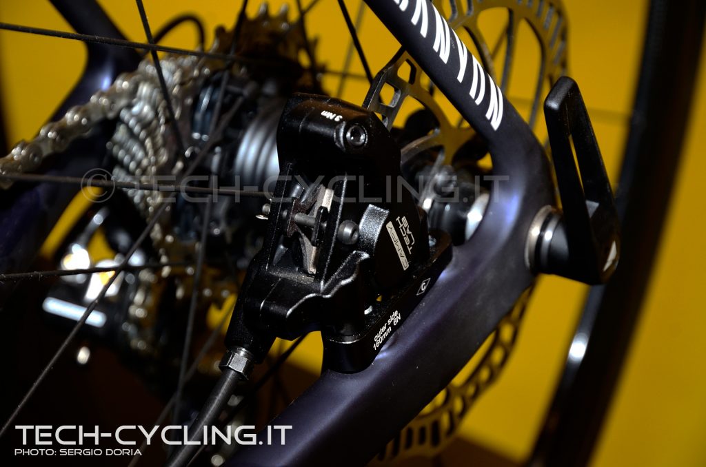 click to enlarge cosmobikeshow_2016_componenti_campagnolo_foto2