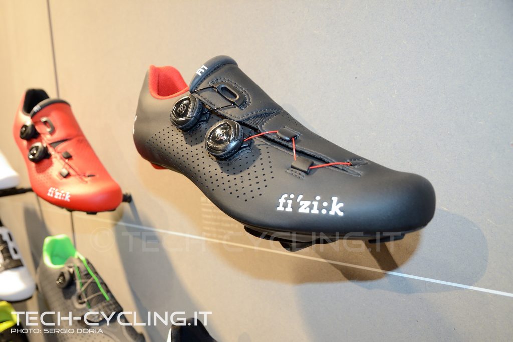 click to enlarge cosmobikeshow_2016_scarpe_fizik_foto3