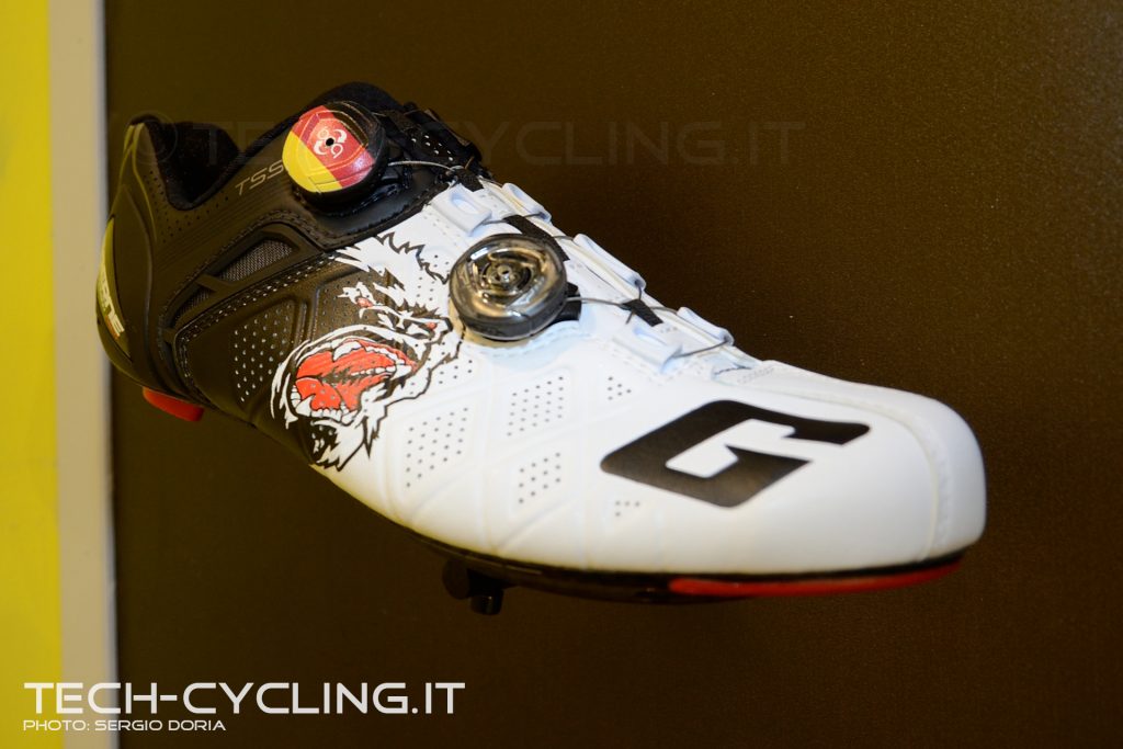 click to enlarge cosmobikeshow_2016_scarpe_gaerne_foto4
